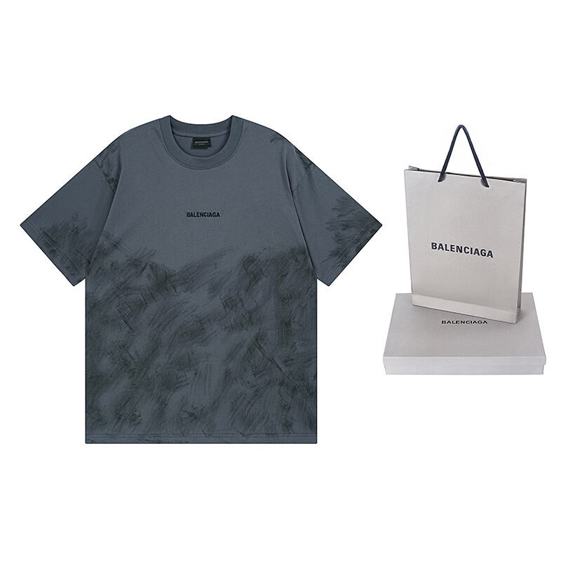 Ba1en*iaga clothes