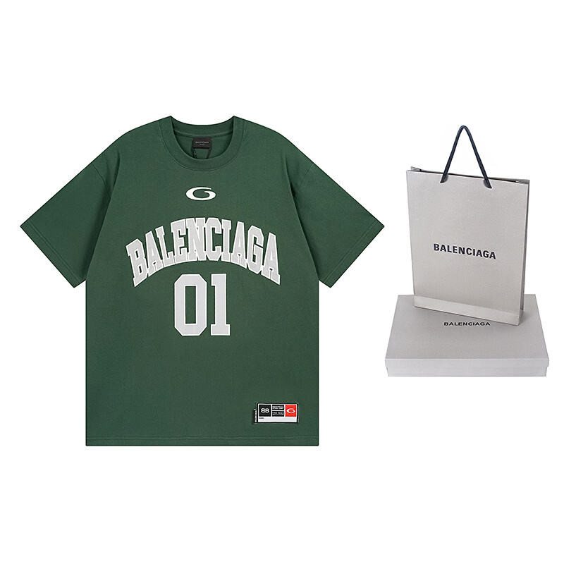 Ba1en*iaga clothes