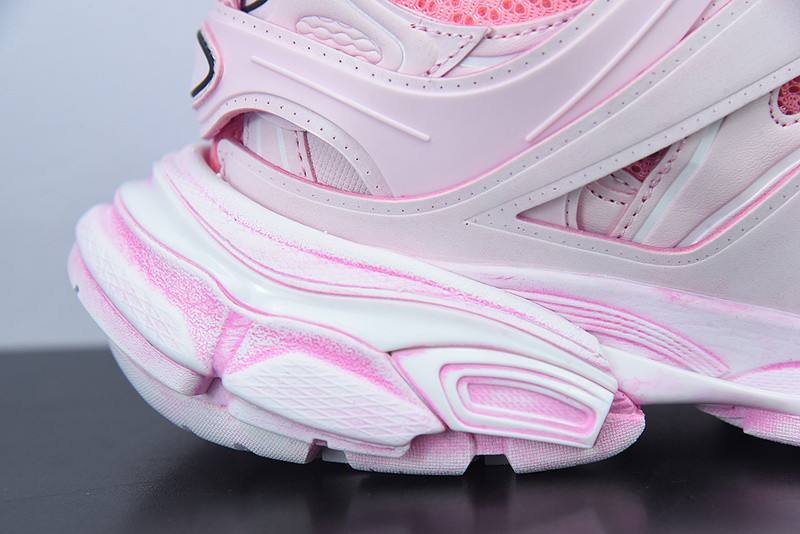 bc track sneaker