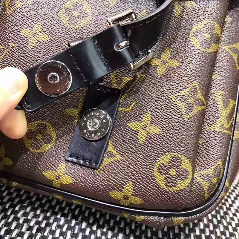 LVT PURSE