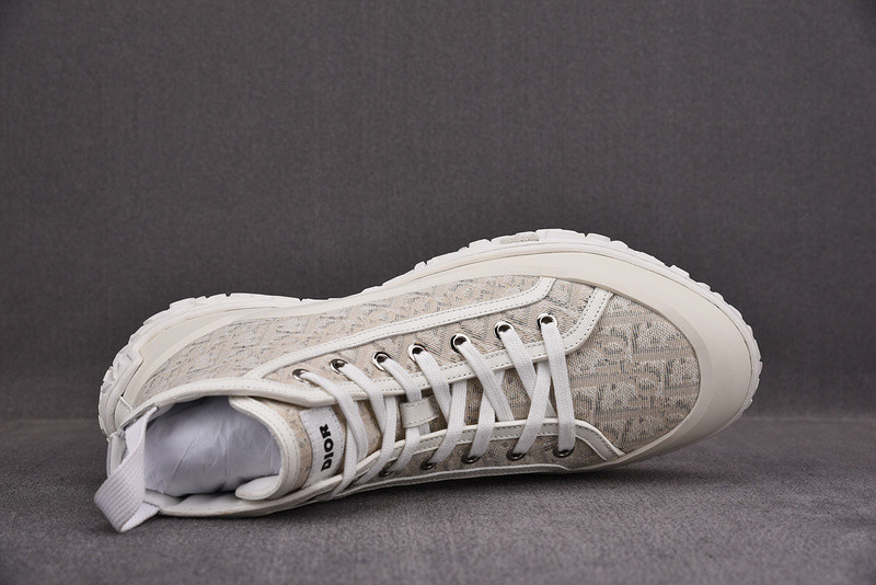 dio* sneaker