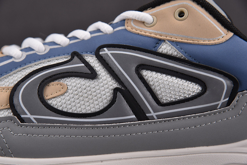 dio* sneaker