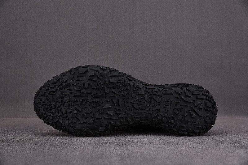 dio* sneaker