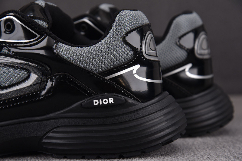 DIO* SNEAKER