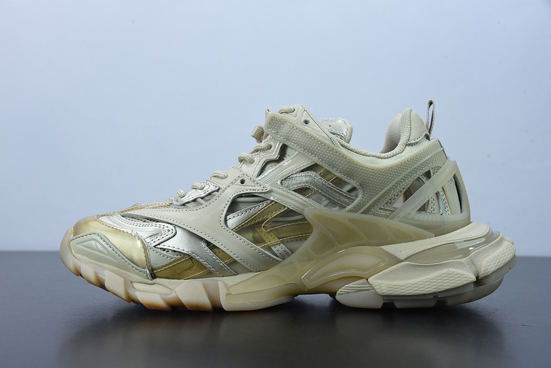 bc track sneaker