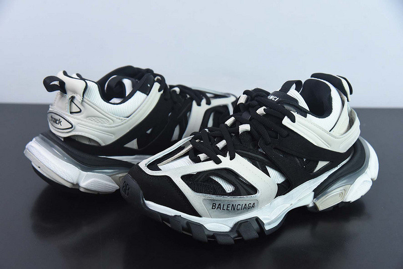 bc track sneaker