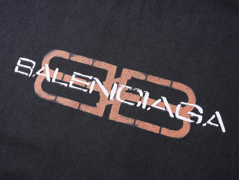 Ba1en*iaga clothes
