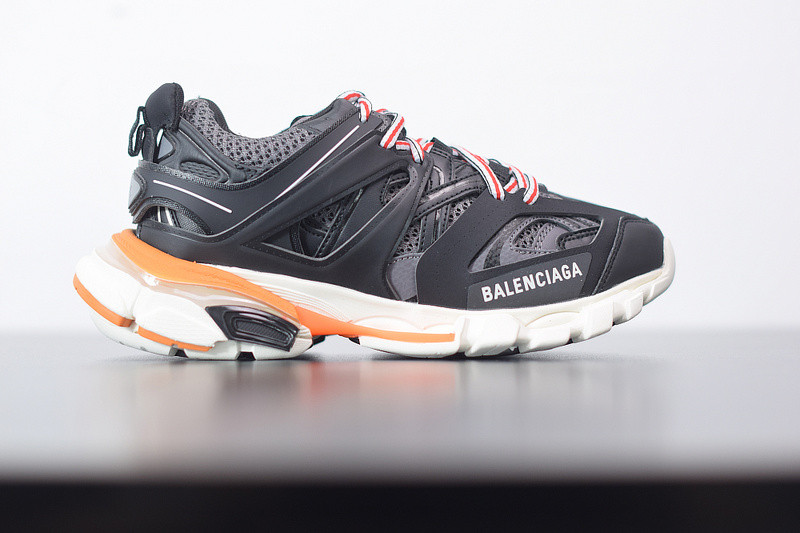 bc track sneaker