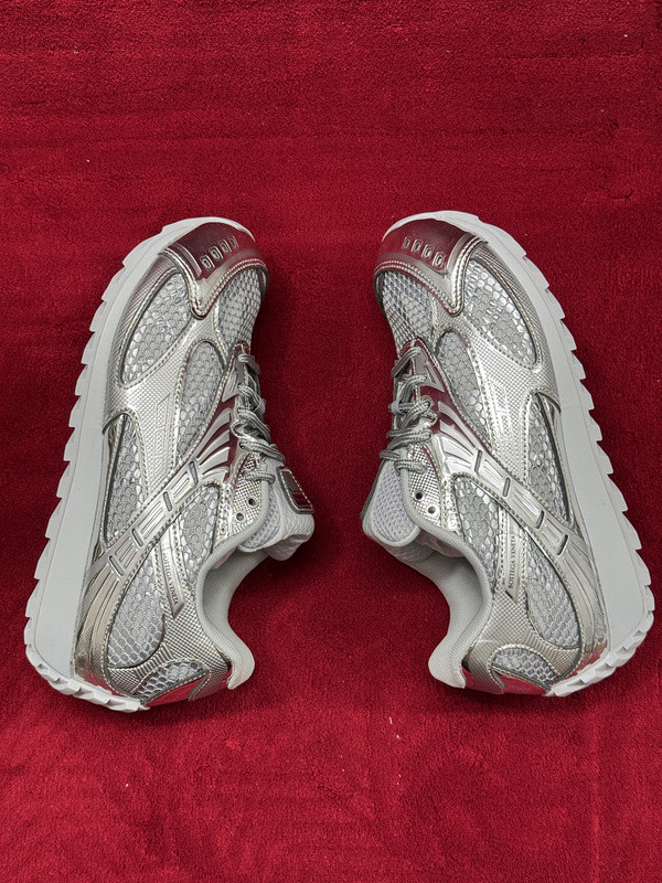 b0tt*ga Ven*ta orbit sneaker