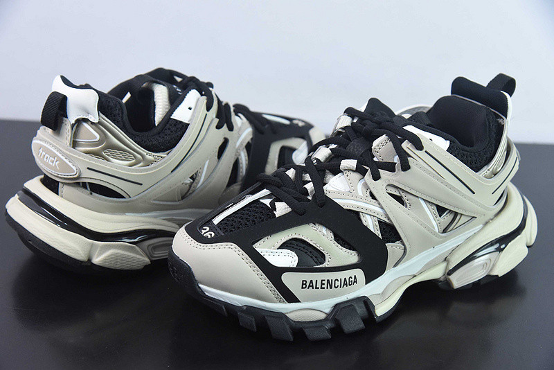 bc track sneaker