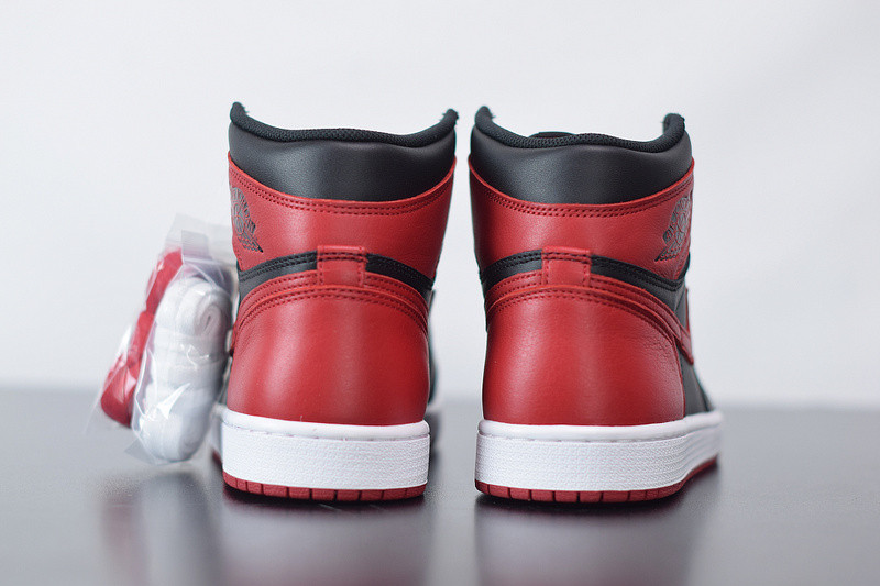 air jordan 1 retro high og "banned 2016 release" 555088-001
