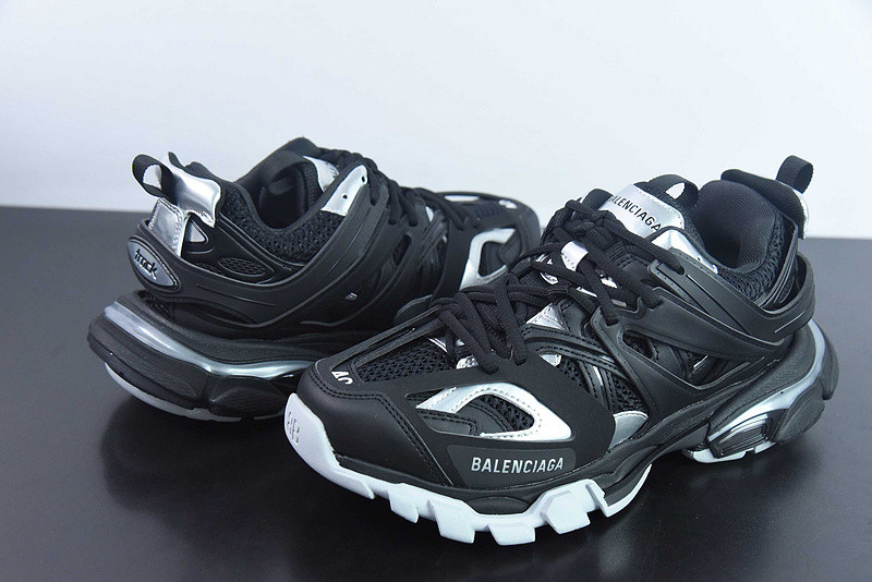 bc track sneaker