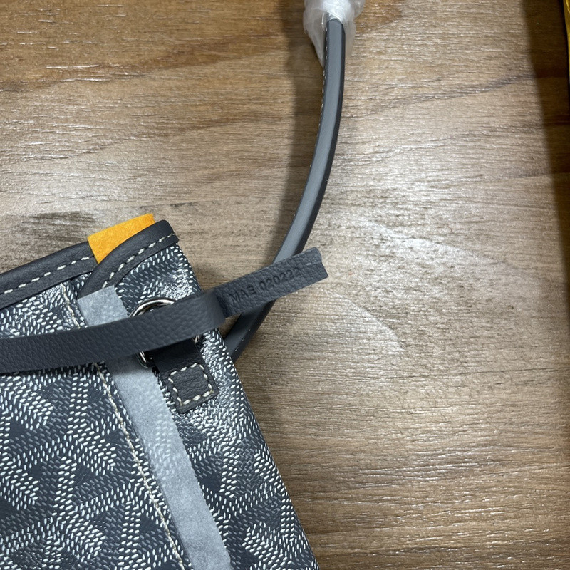 G09ard purse