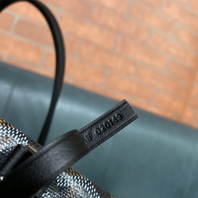 G09ard purse