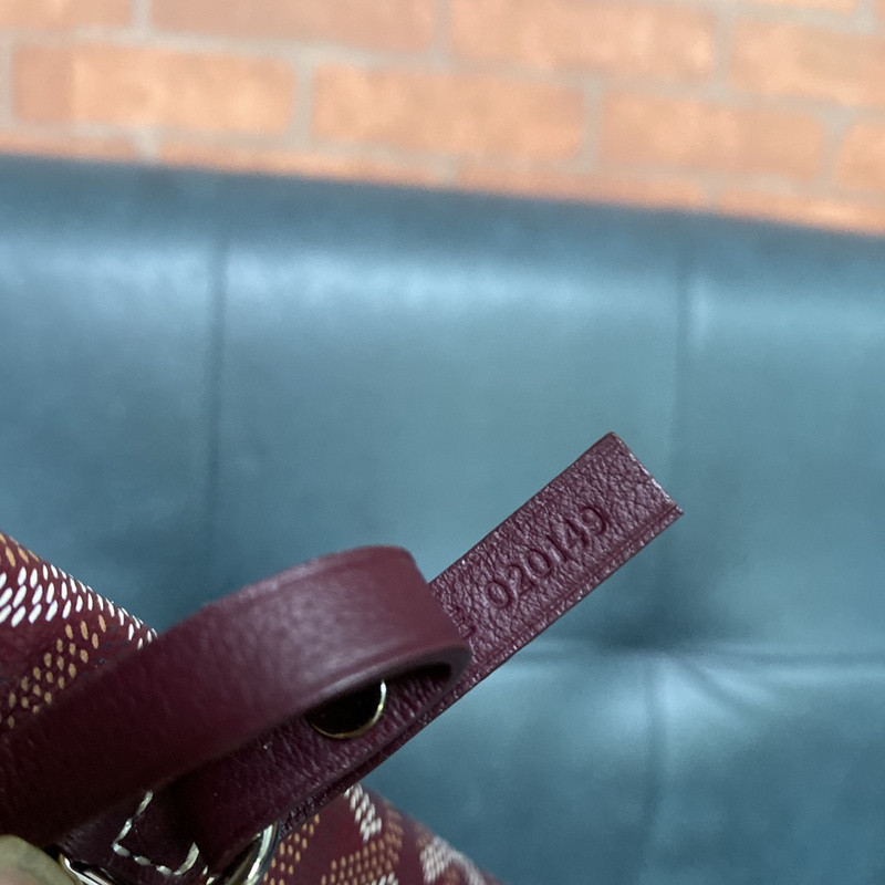 G09ard purse