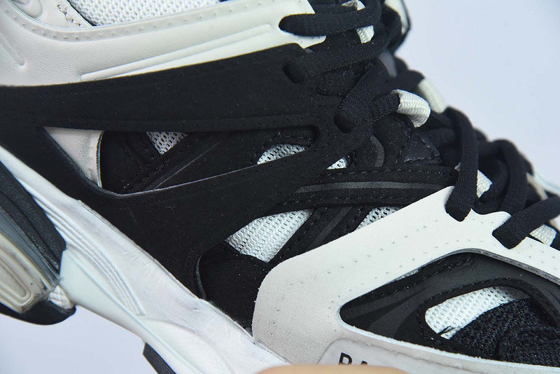 bc track sneaker