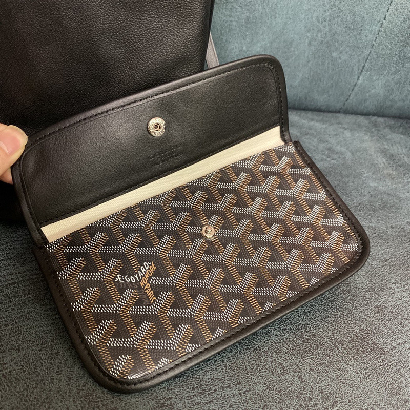 G09ard purse