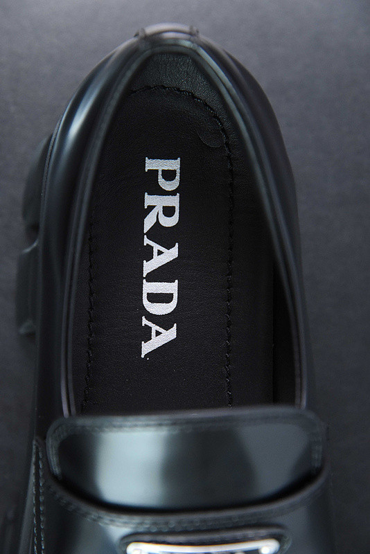 pr sneaker