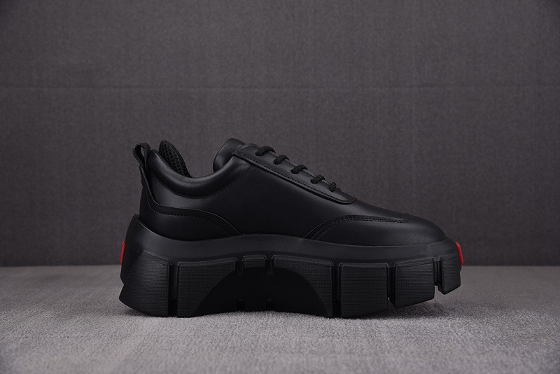 pr sneaker