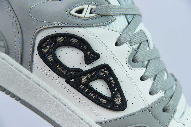 dio* sneaker
