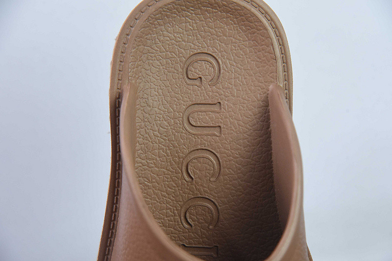 G*u*i sandals high