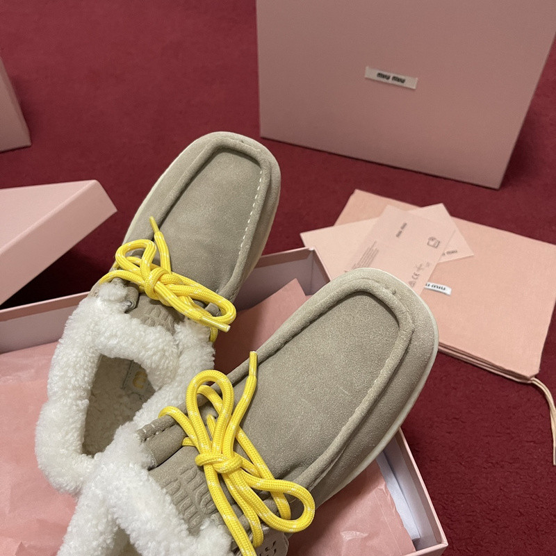 M1um1u sneaker