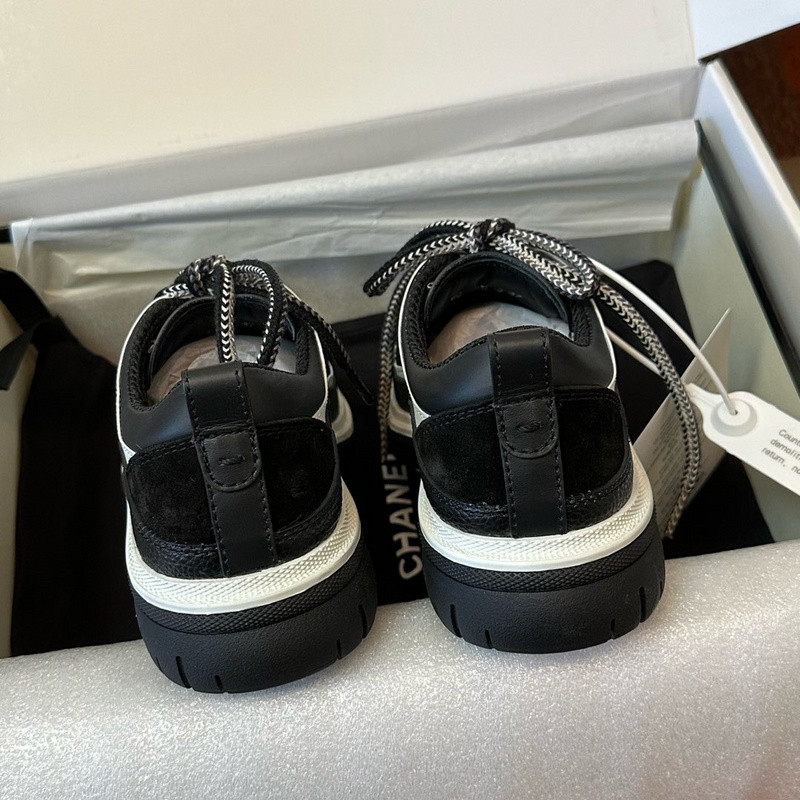 Ch**el sneaker