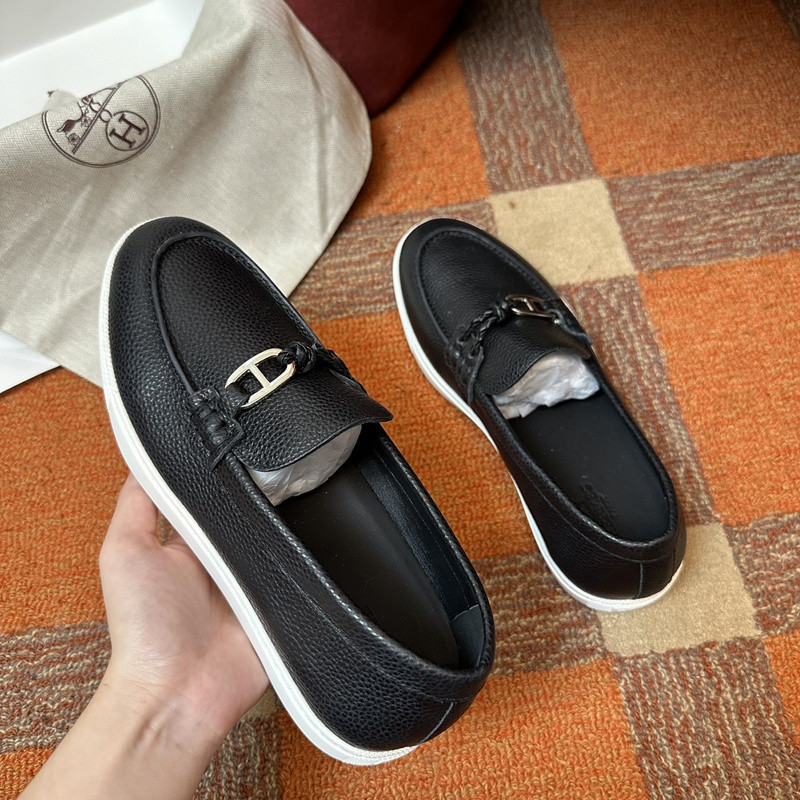 H**me5 sneaker