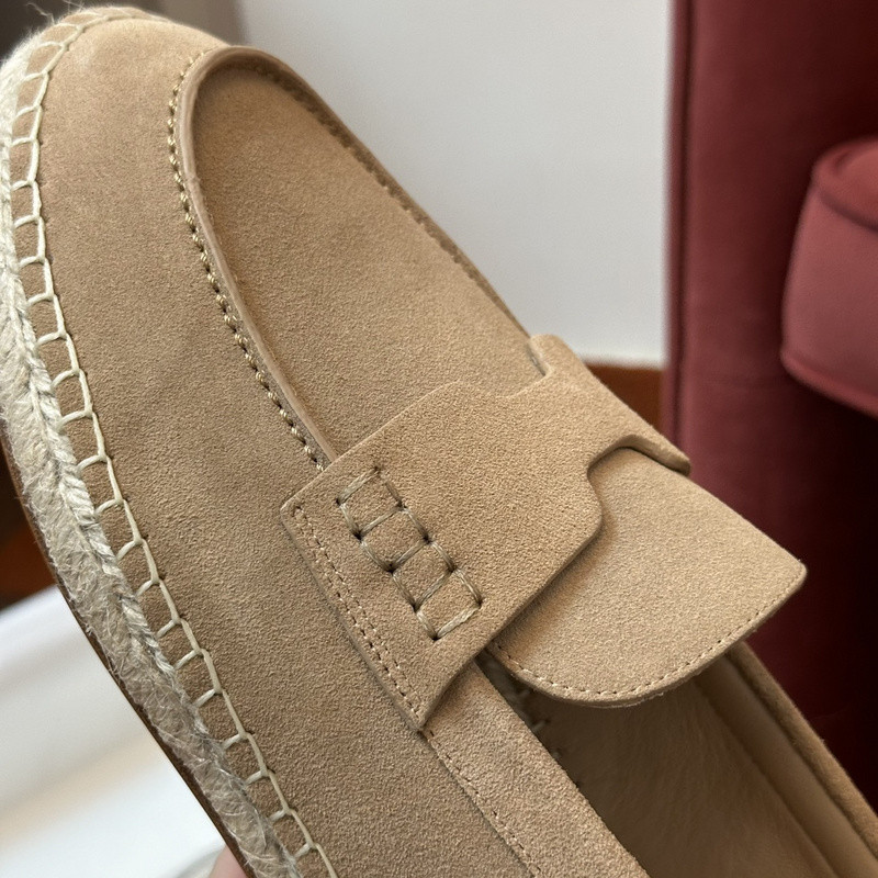 H**me5 sneaker