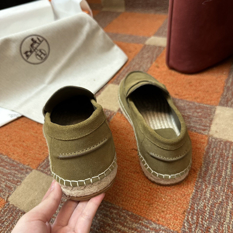 H**me5 sneaker