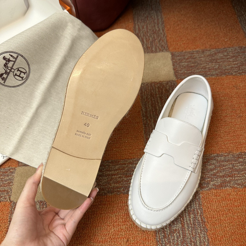 H**me5 sneaker