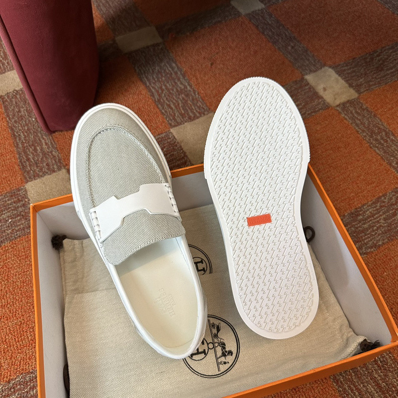 H**me5 sneaker