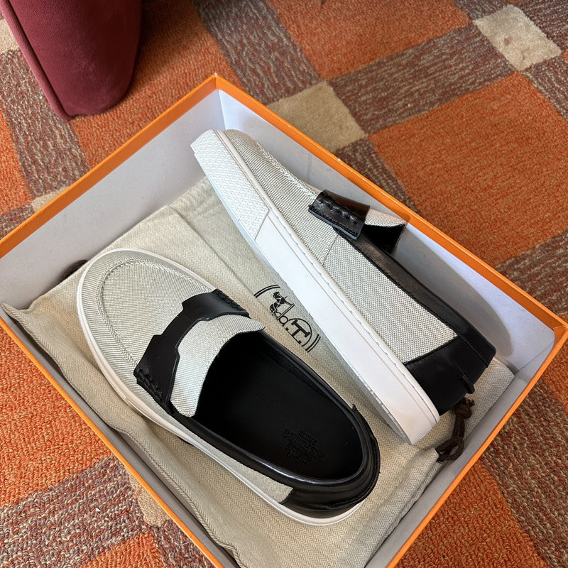 H**me5 sneaker
