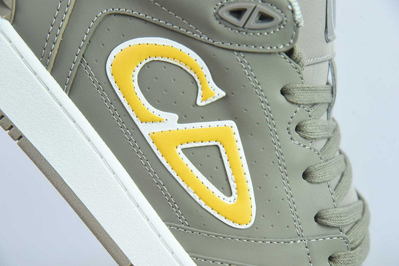 DIO* SNEAKER
