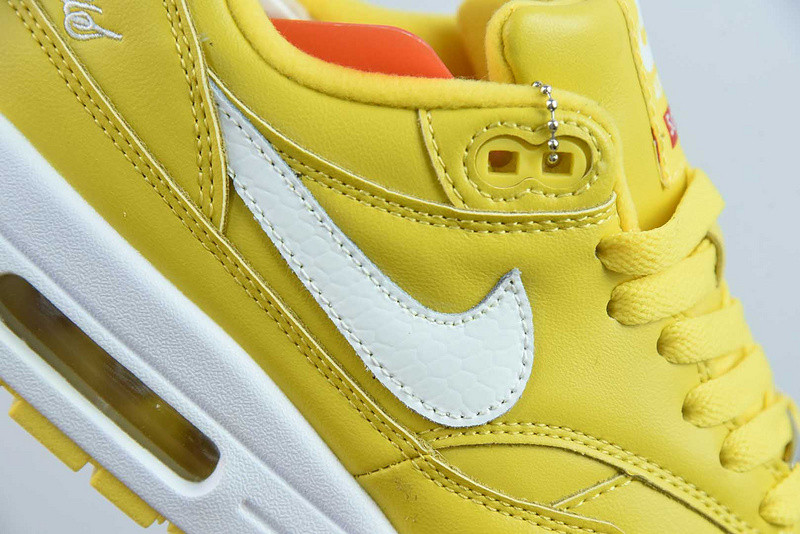 Svp*me puts its signature spin on the nike air max 1 hf8813-700