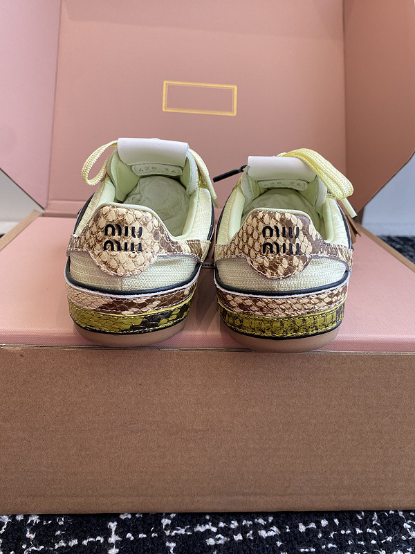 M1um1u sneaker