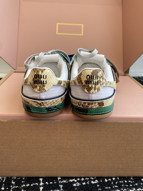 M1um1u sneaker