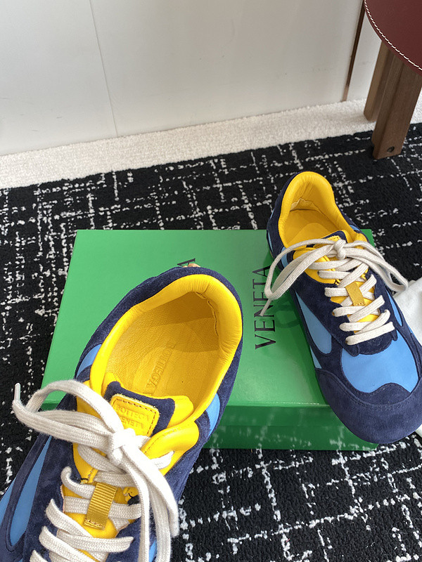 b0tt*ga Ven*ta sneaker