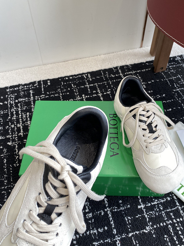 b0tt*ga Ven*ta sneaker