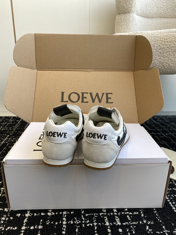 L0ew* sneaker
