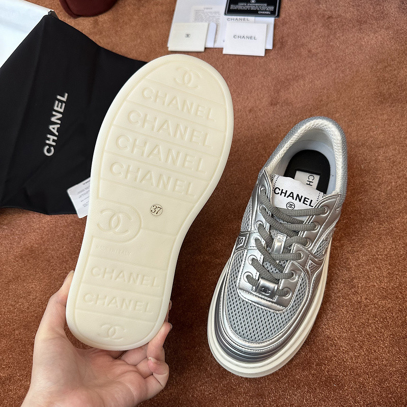 Ch**el sneaker