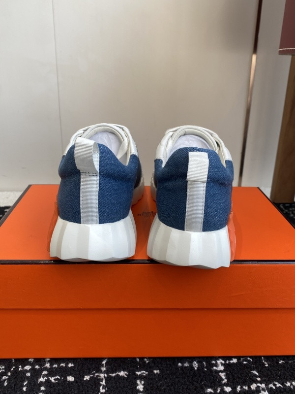 H**me5 sneaker
