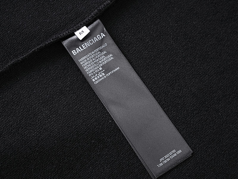 Ba1en*iaga clothes