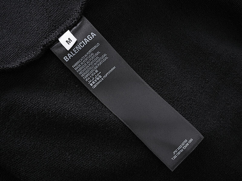 Ba1en*iaga clothes