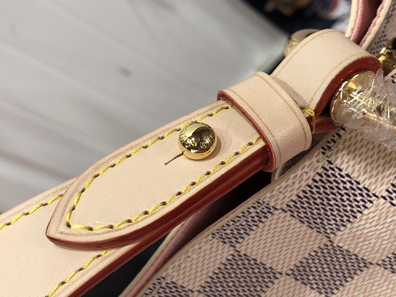 LVT PURSE