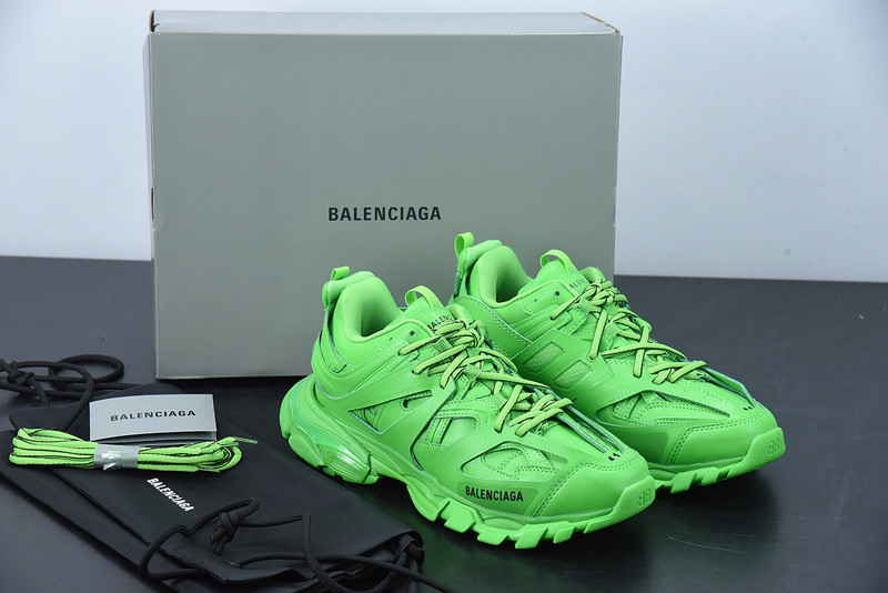bc track sneaker
