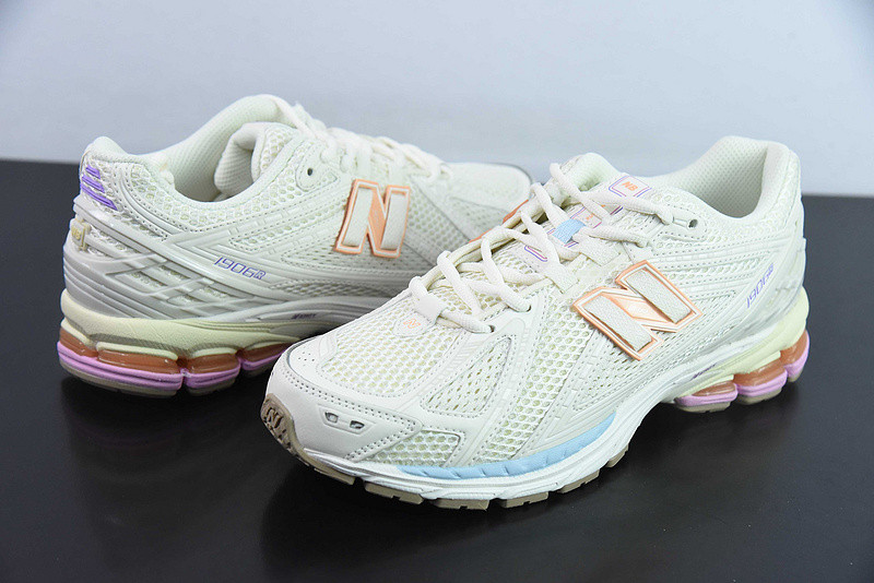 new balance sneaker