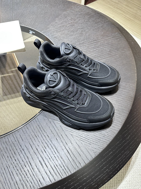 Va1e*ntin0 sneaker