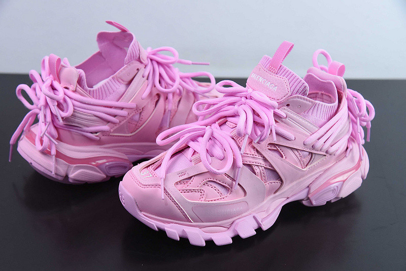 bc track sneaker