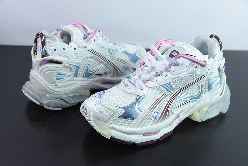Ba1en*iaga runner sneaker